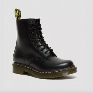 Dr. Marten's 1460 Smooth Leather Lace Up Boots in Black